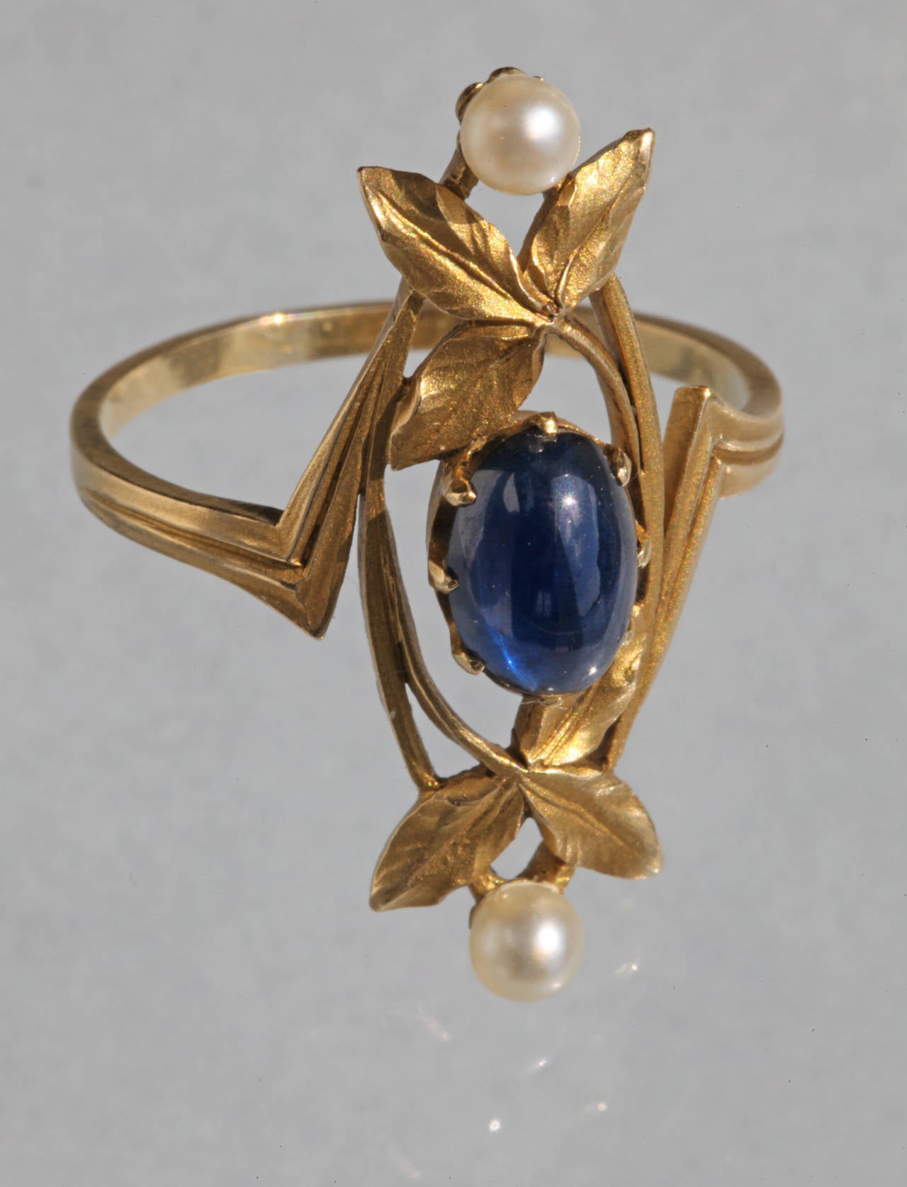 Beautiful Art Nouveau Floral Ring by Gaston-Eugene-Omar Lafitte.
Maker's mark 'GL' & palette. Eagle's head. Numbered '2378'
Ring Size:  UK:O  US:7.25  EU:55.1  Asia:14.5