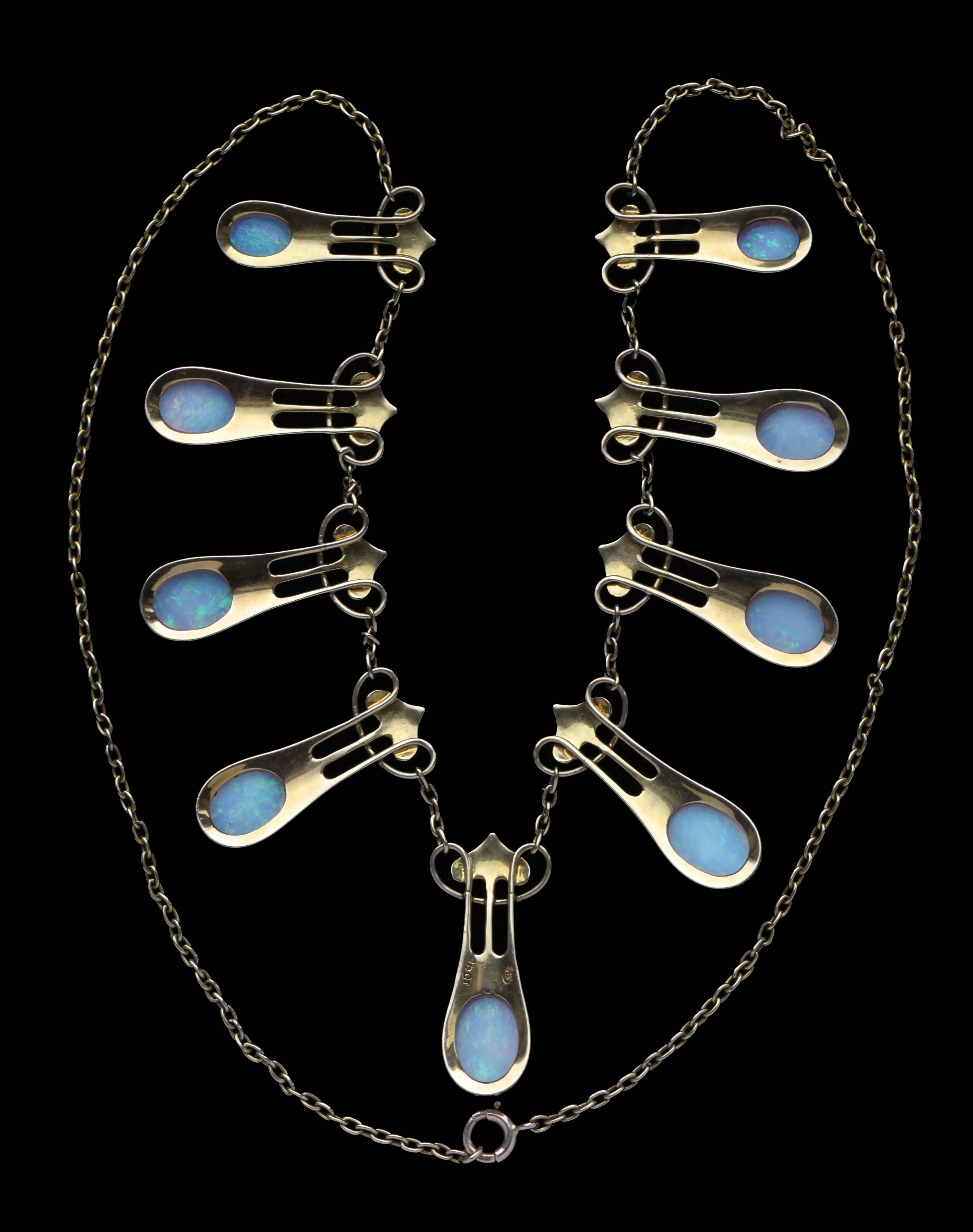 Beautiful Art Nouveau gold necklace with finely matched opals.
