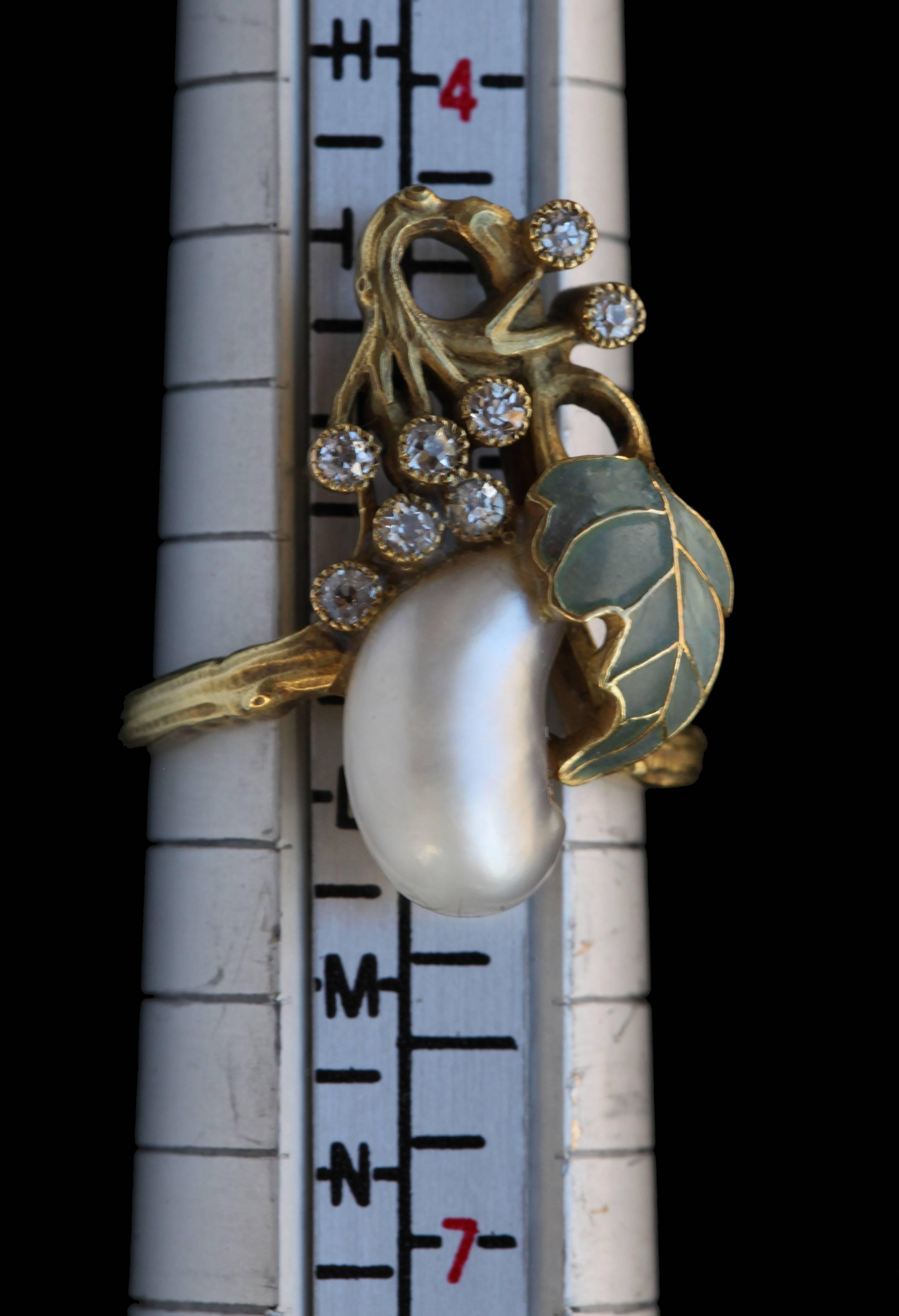 GEORGES LE TURCQ Art Nouveau Diamond Pearl Gold Plique-À-Jour Enamel Ring In Good Condition For Sale In London, GB