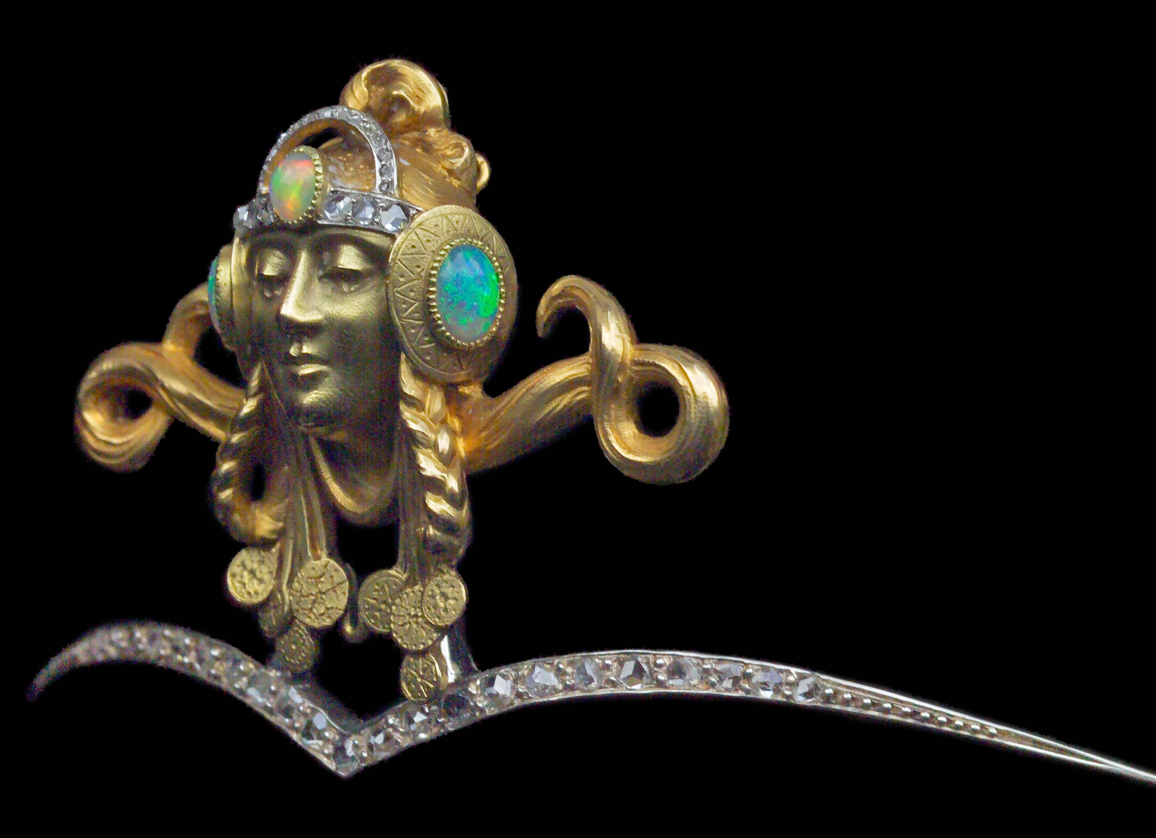 Taille vieille Europe Diadème princesse byzantin Art nouveau en or avec opales et diamants en vente