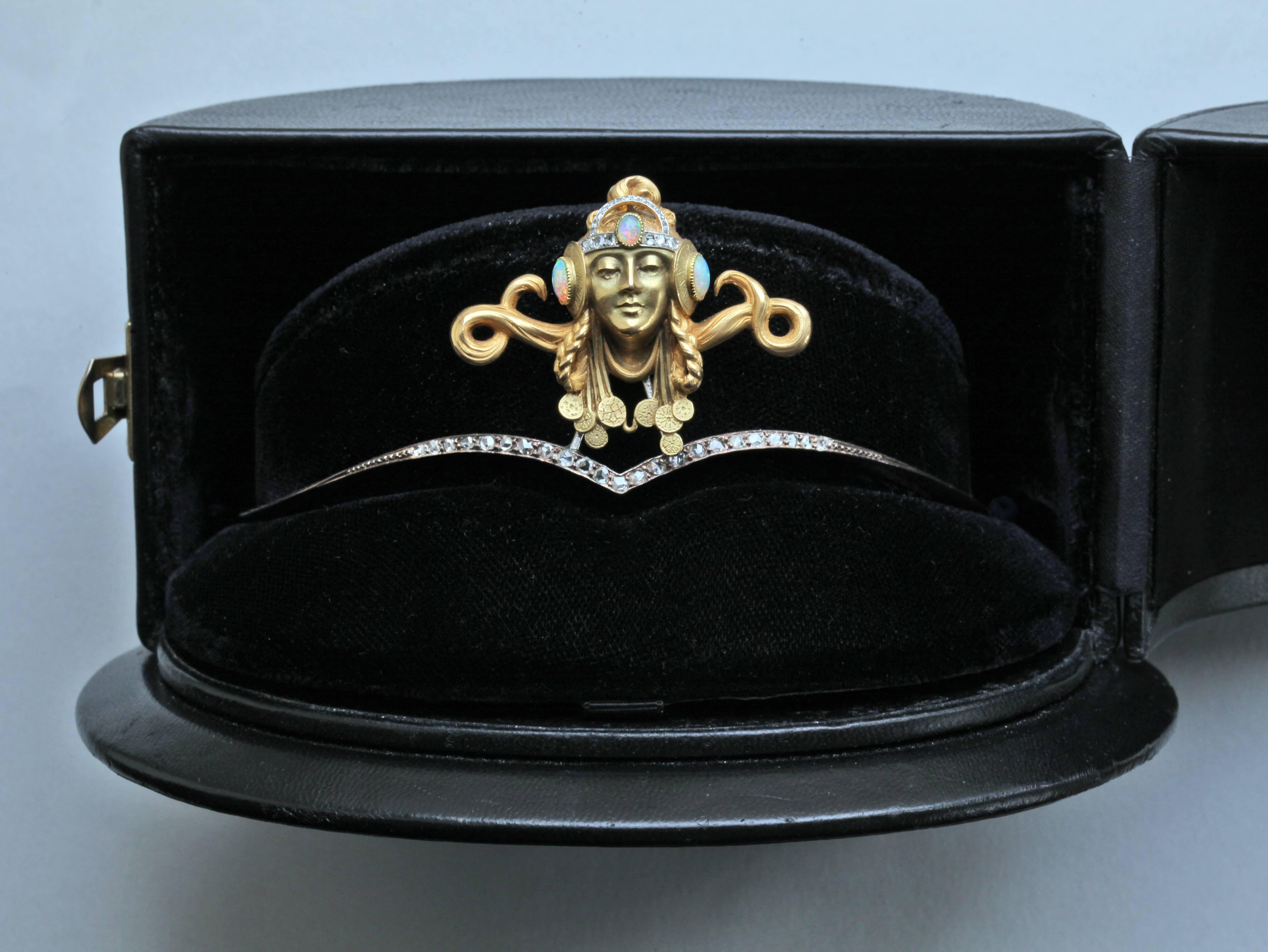 Diadème princesse byzantin Art nouveau en or avec opales et diamants en vente 3