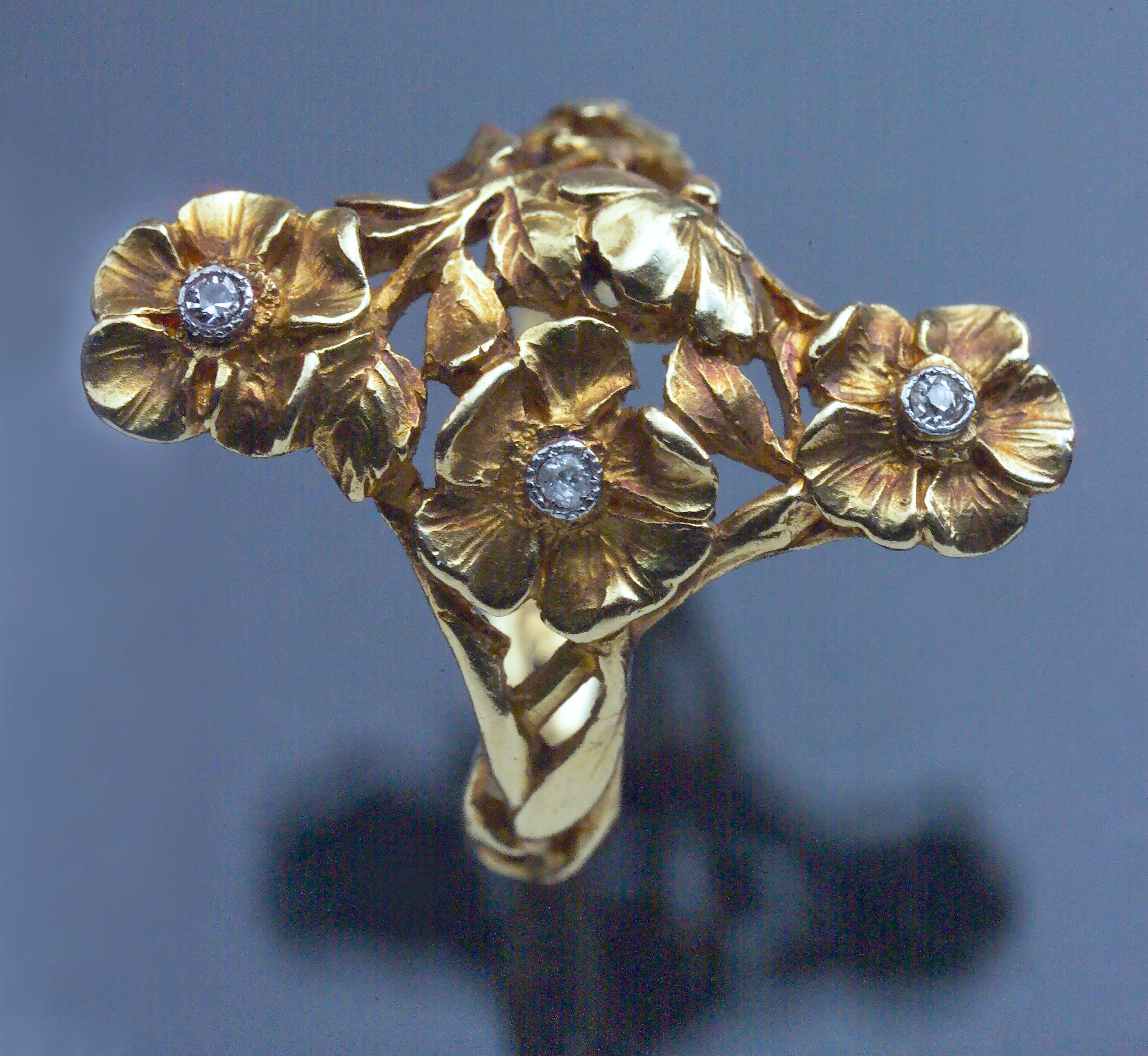 Art Nouveau Wild Rose Ring in Gold and Diamond Attributed to Georges Le Turcq In Good Condition In London, GB
