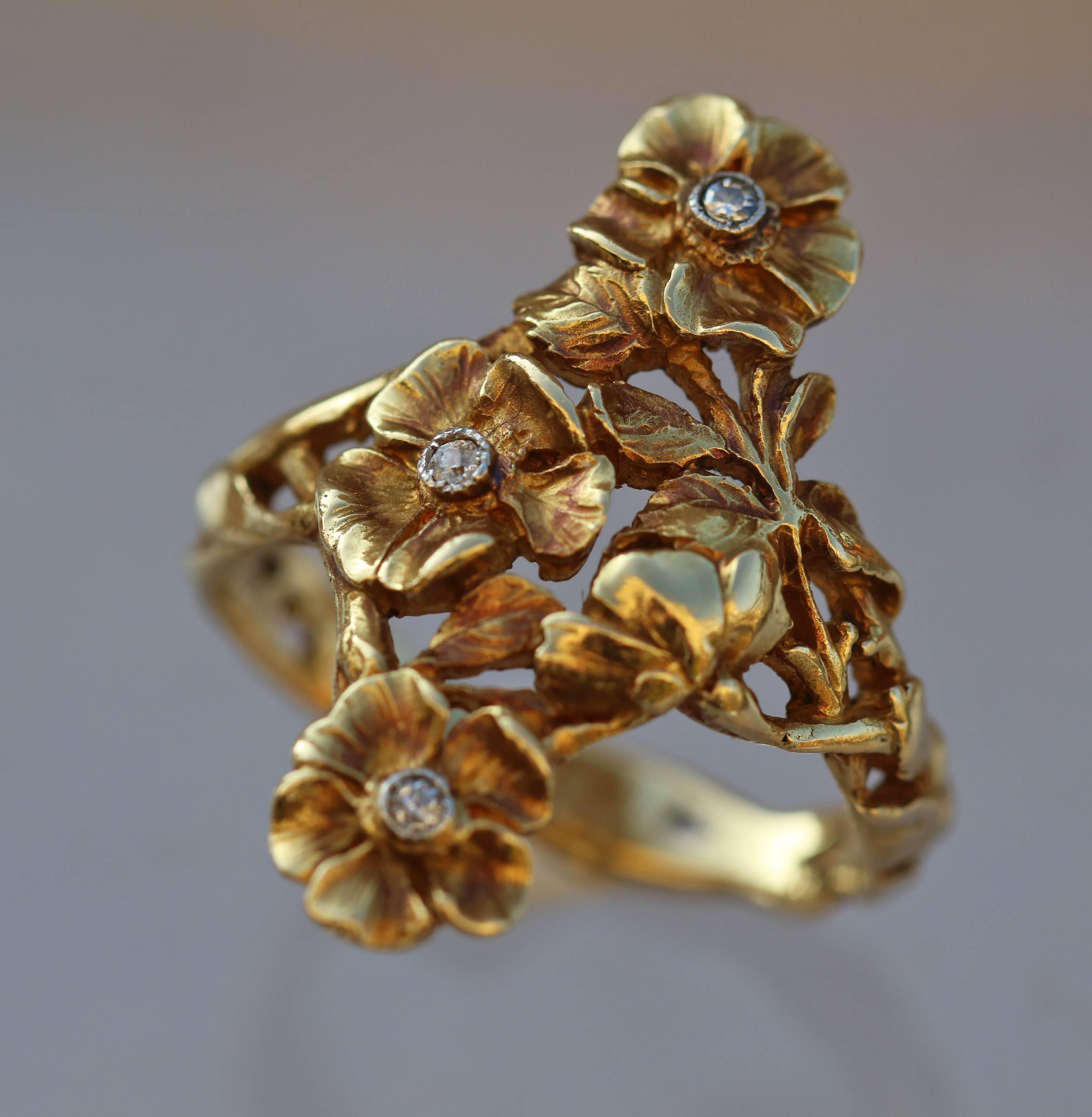 Women's or Men's Art Nouveau Wild Rose Ring in Gold and Diamond Attributed to Georges Le Turcq