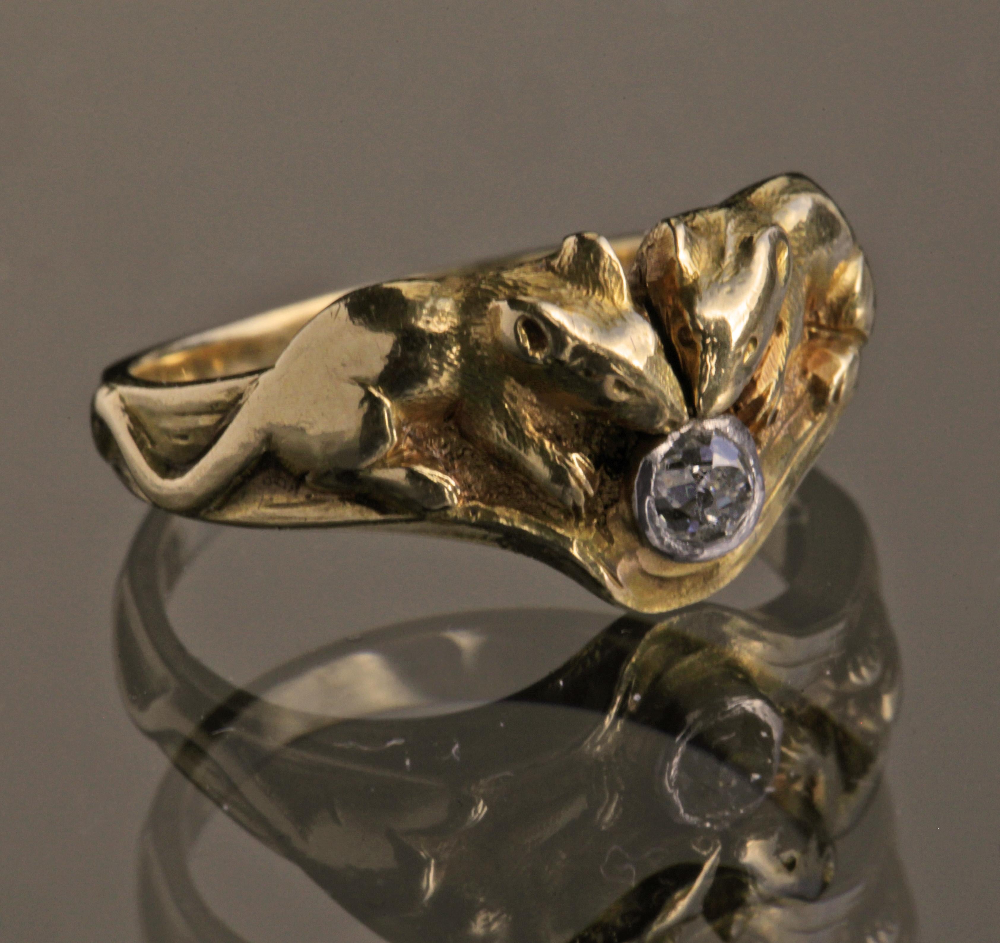 René Boivin Charming Gold and Diamond Mouse Ring In Good Condition In London, GB