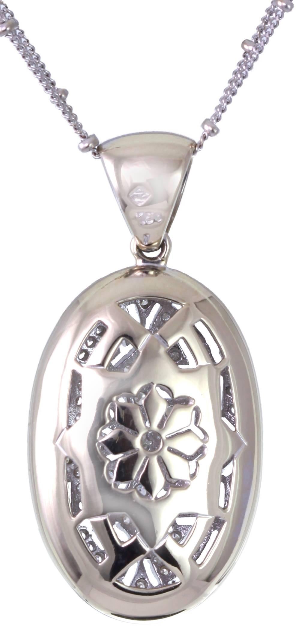 Beautiful oval shape diamond pendant with 20