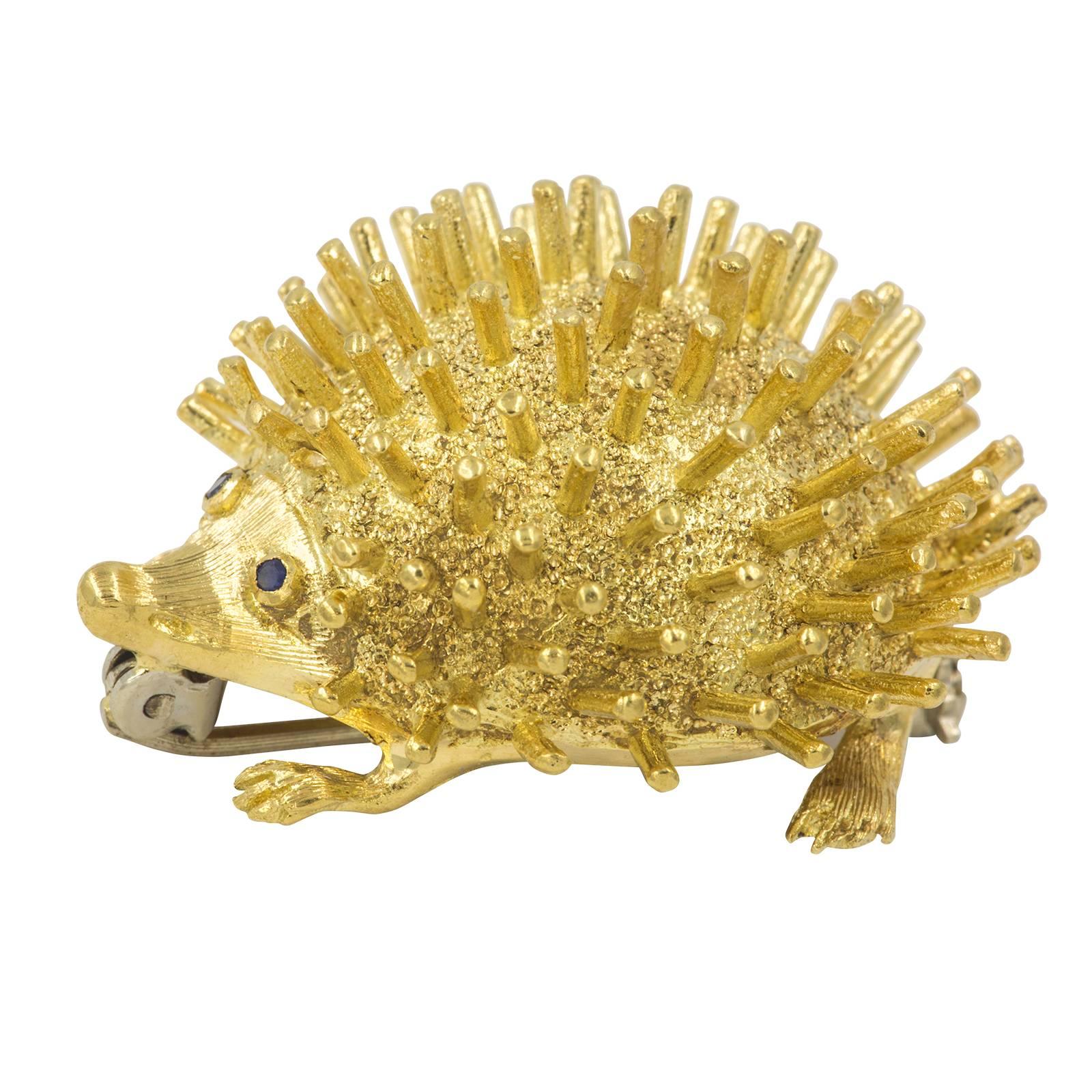  18k Gold and Sapphire  Hedgehog Brooch In Excellent Condition In Summerland, CA