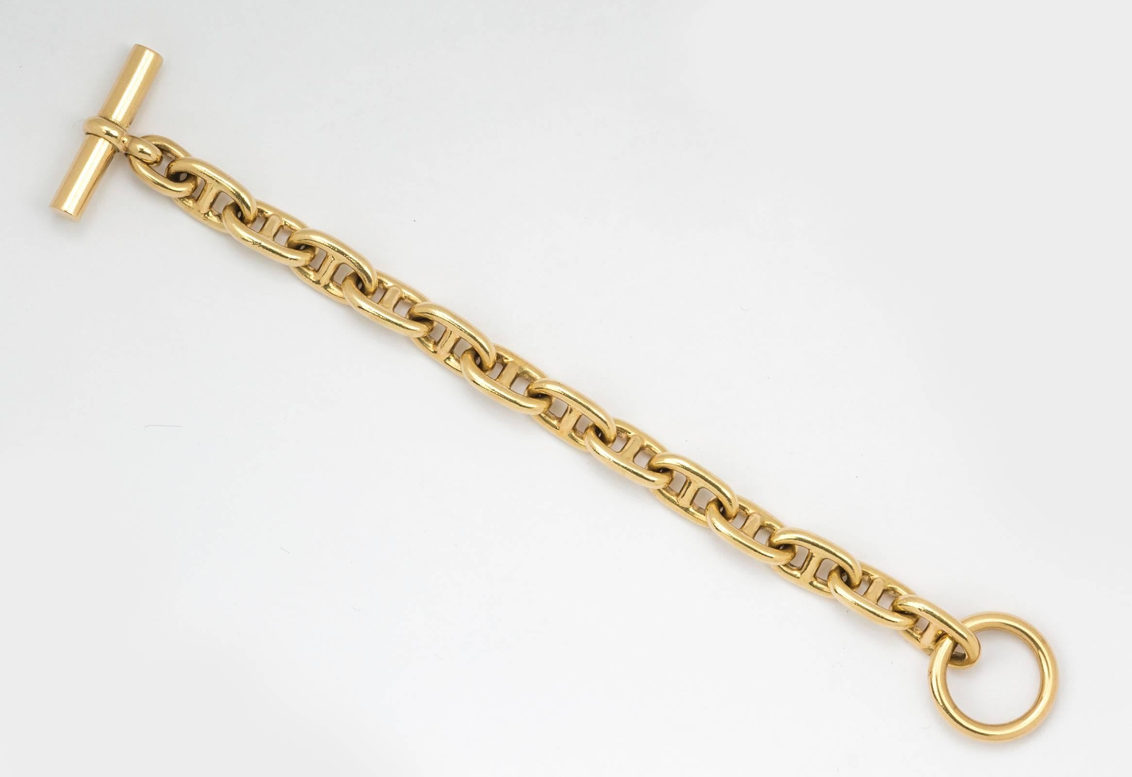 Anchor  Link Toggle Gold Bracelet In Excellent Condition In Summerland, CA