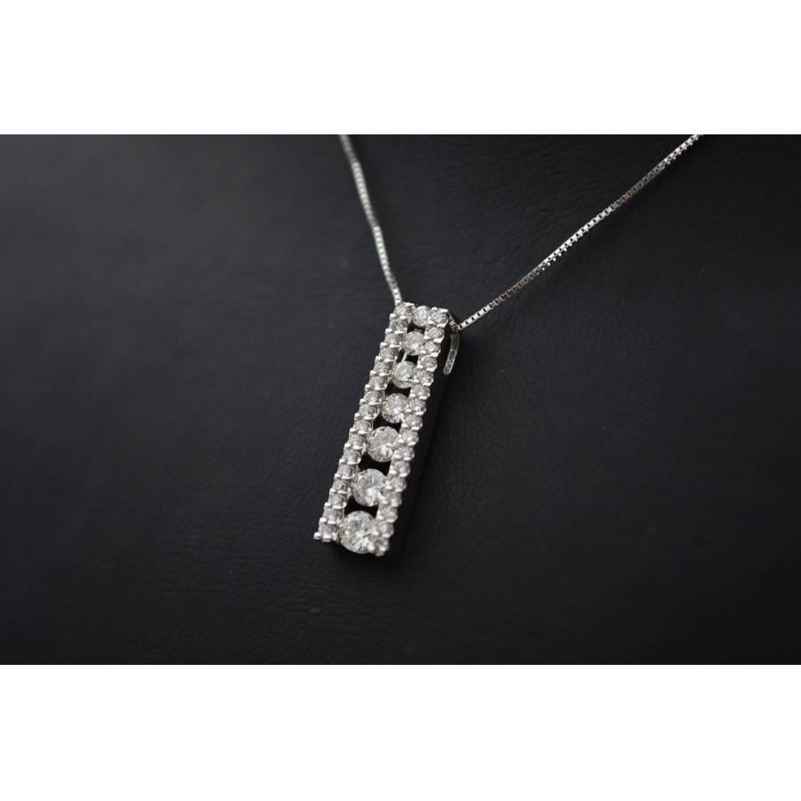 Donna Ciondolo e collana in oro bianco 14K con diamante naturale_109136 in vendita