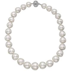 Baroque Pearl Necklace with White Gold Clasp