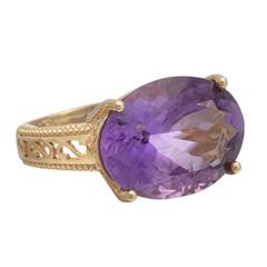 Oval Amethyst Gold Ring