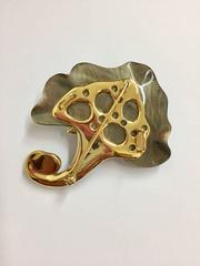Freshwater Pearl Black and Green Agate Diamond Gold Mother-of-Pearl Brooch