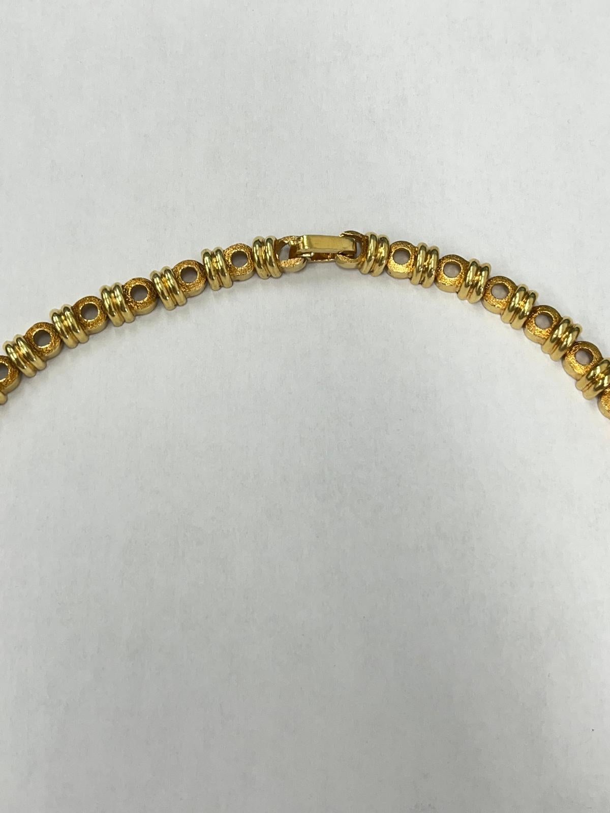 Collana con smeraldo e diamanti in oro giallo 18ct In condizioni ottime in vendita a London, GB