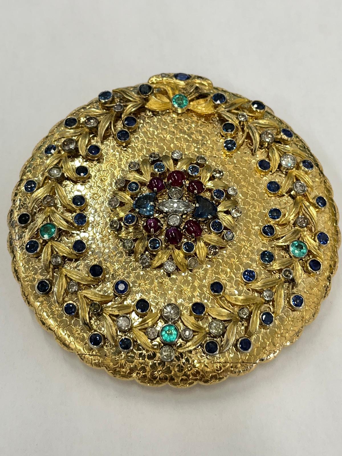 Poudrier ancien Jewell avec saphirs, émeraudes, rubis et diamants en vente 1