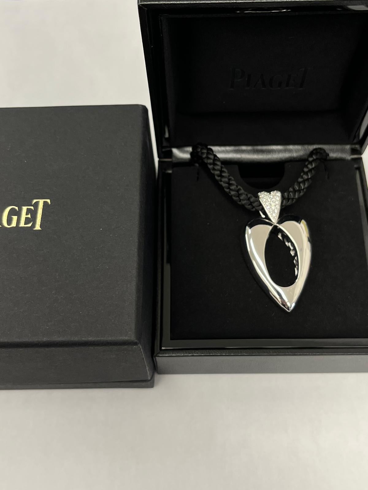 Pendentif Piaget Coeur en or blanc avec diamants B00105, 1990 en vente 1