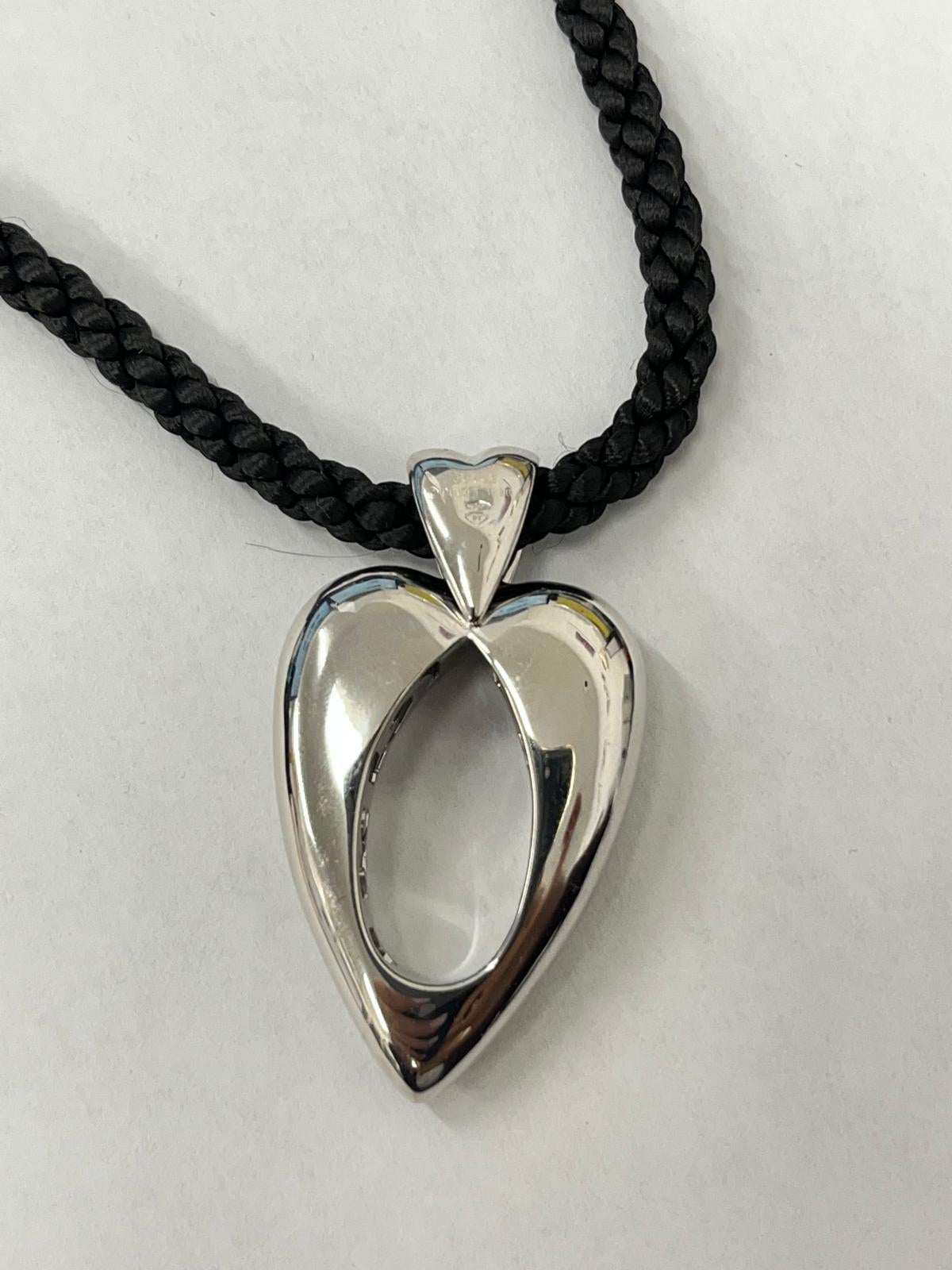 Pendentif Piaget Coeur en or blanc avec diamants B00105, 1990 en vente 2