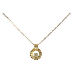 Ciondolo in oro giallo 9 carati con diamanti a corona su catena da 17"