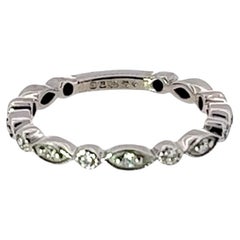Eternity-Diamantring aus 18 Karat Weißgold, besetzt mit 0,10 Karat Naturdiamanten