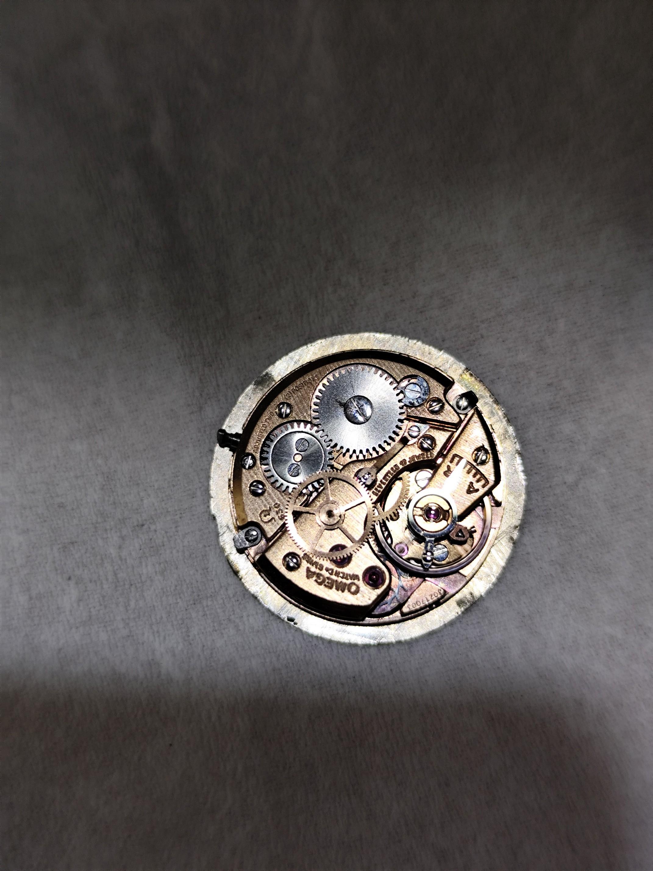 Omega Dynamic ST535015 ( 565015 )Kal. 630 Manual Seltene Uhr mit grünem Zifferblatt im Angebot 8