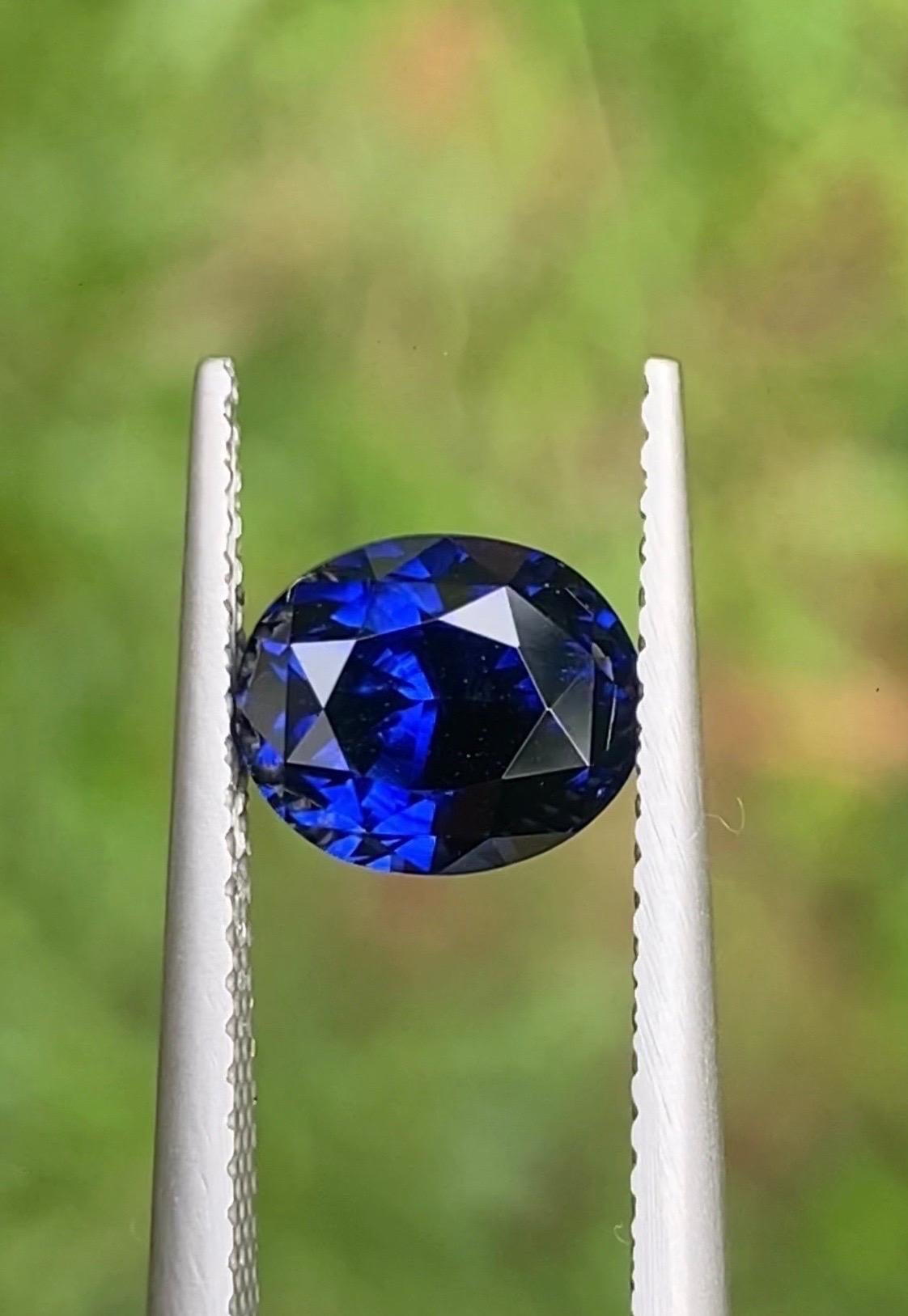 Taille ovale Bague d'origine de Ceylan, saphir bleu royal naturel certifié 2,70 carats en vente