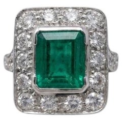 Art Deco 2.10 Ct Colombian Emerald 1.80 Ct Diamond 18 KT Ring