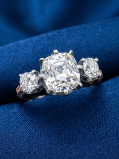 Anello di fidanzamento vittoriano da 1,52 carati con tre pietre "Old Mine"