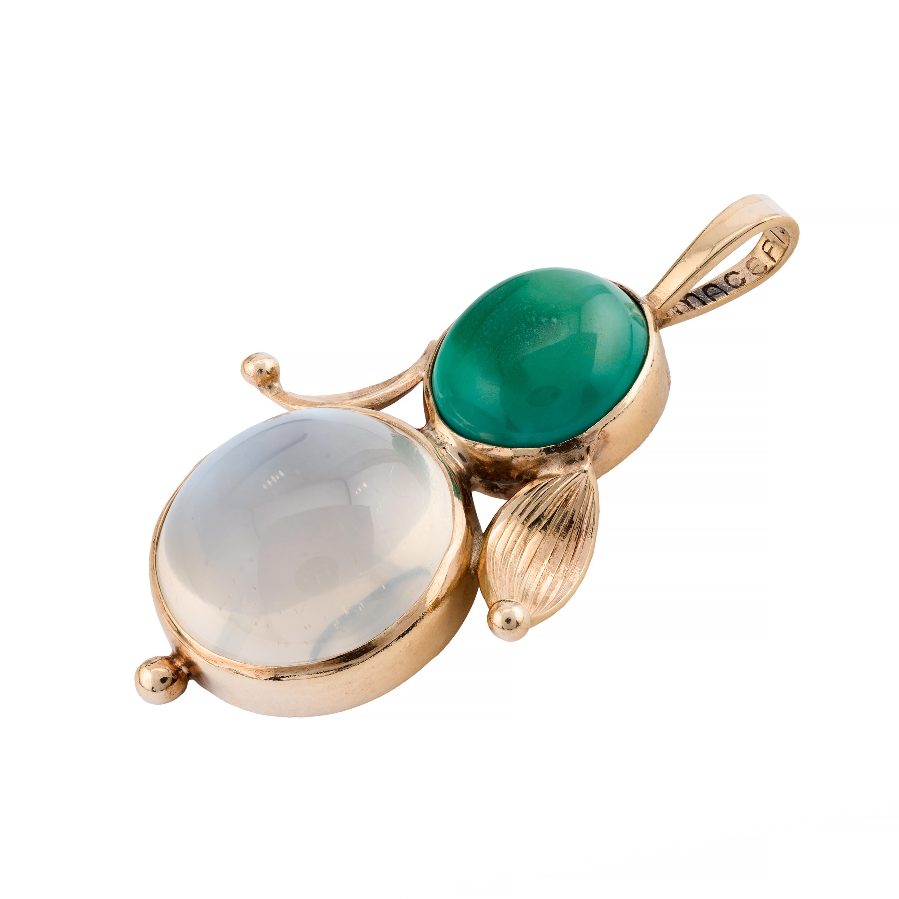 Aston Estate Jewelry presenta:

Un sorprendente ciondolo a forma di angelo modernista di Macefield del 1940, realizzato negli Stati Uniti. 

Questo pezzo presenta un'affascinante pietra di luna come pietra principale, completata da una vibrante
