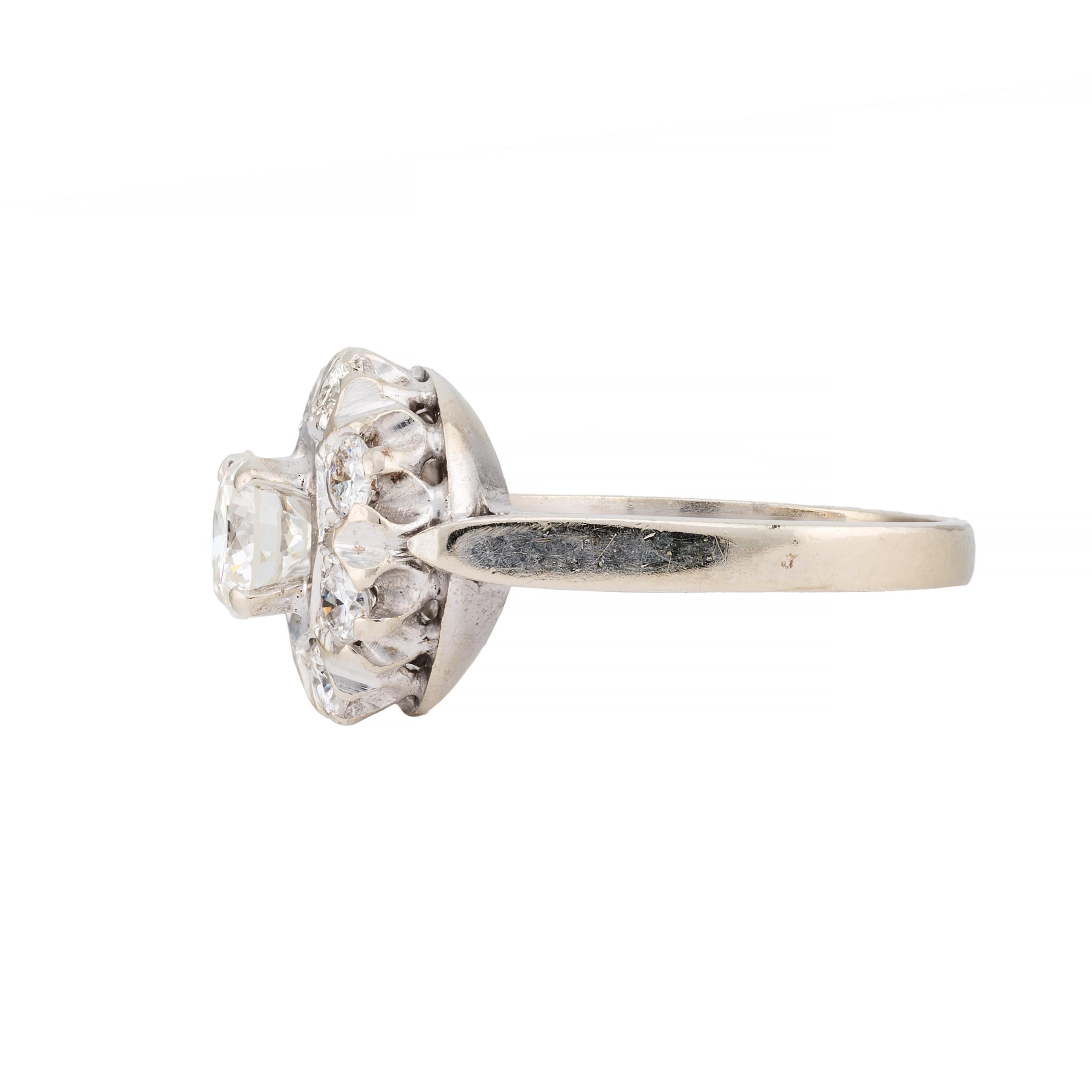 Taglio brillante Anello di fidanzamento Art Deco con diamante a forma di aureola da 1,45 carati in oro bianco 14 carati in vendita
