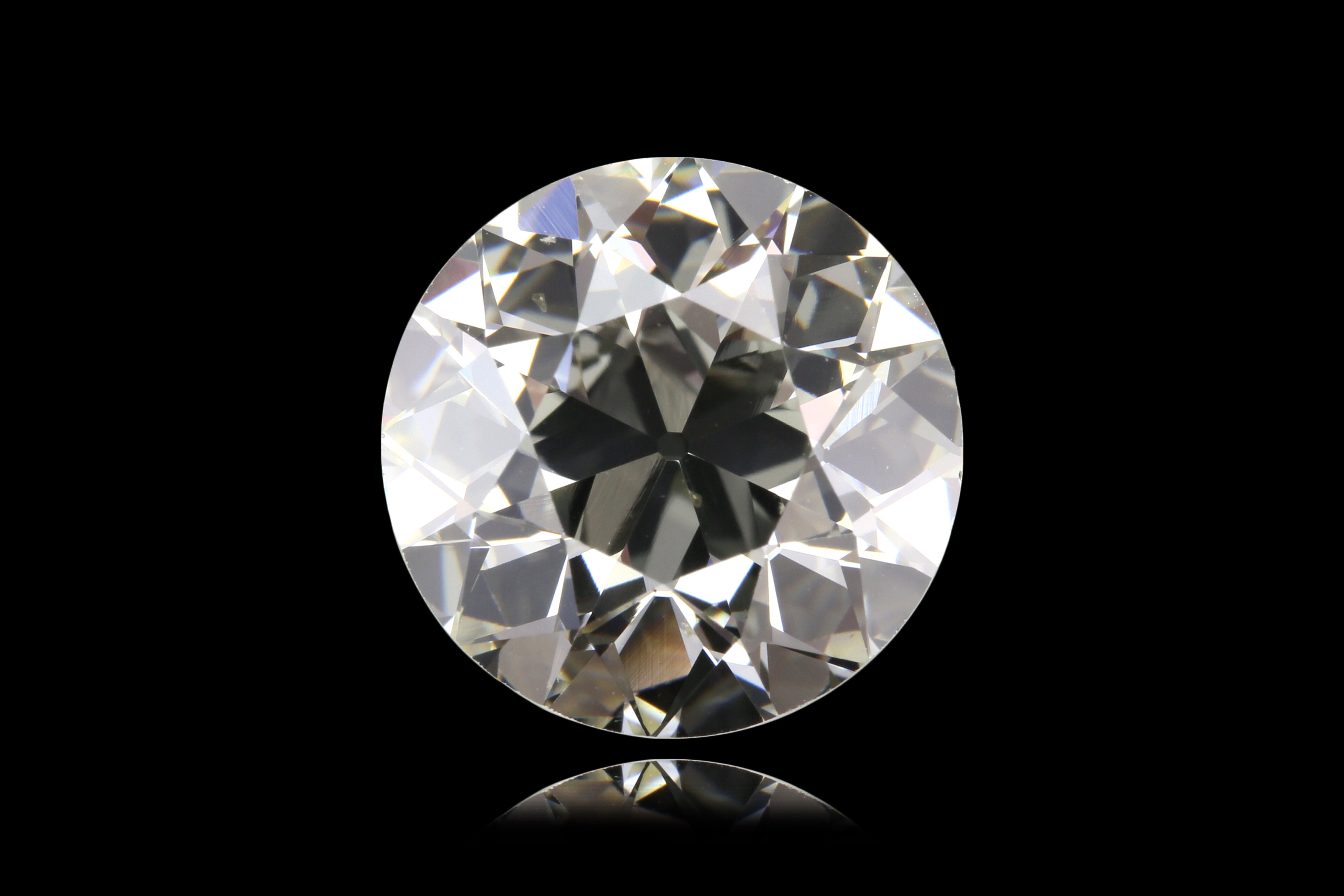 Diamante vecchio europeo taglio Brilliante certificato GIA da 4,89 carati - L / SI1  Nessuno. in vendita
