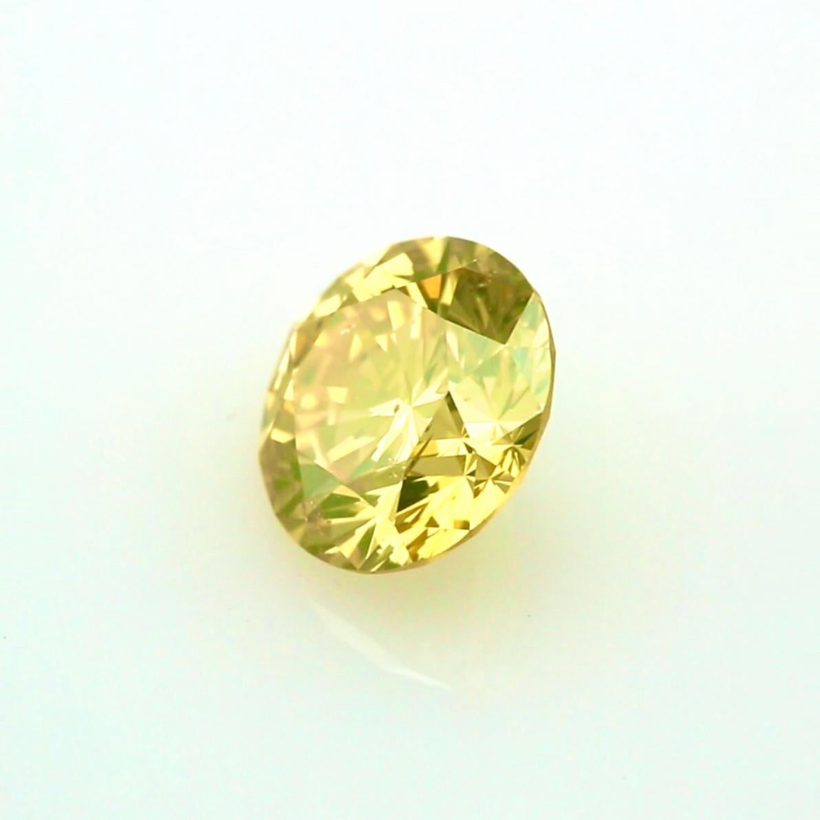 Diamant rond brillant de 2,22 carats de couleur vert-jaune intense - certifié GIA en vente 2