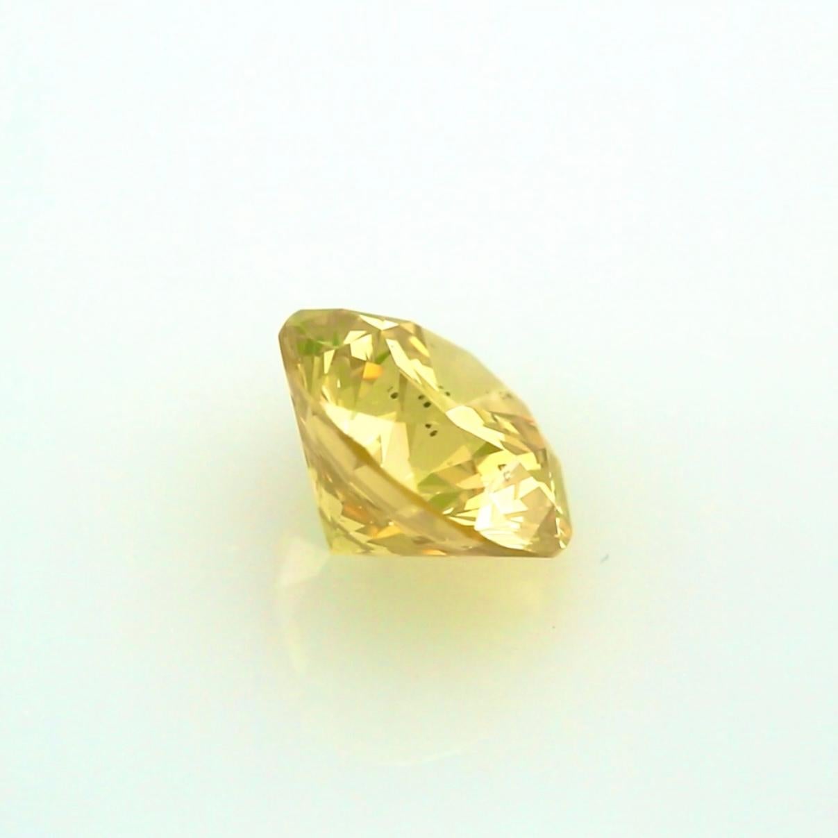 Diamant rond brillant de 2,22 carats de couleur vert-jaune intense - certifié GIA en vente 5