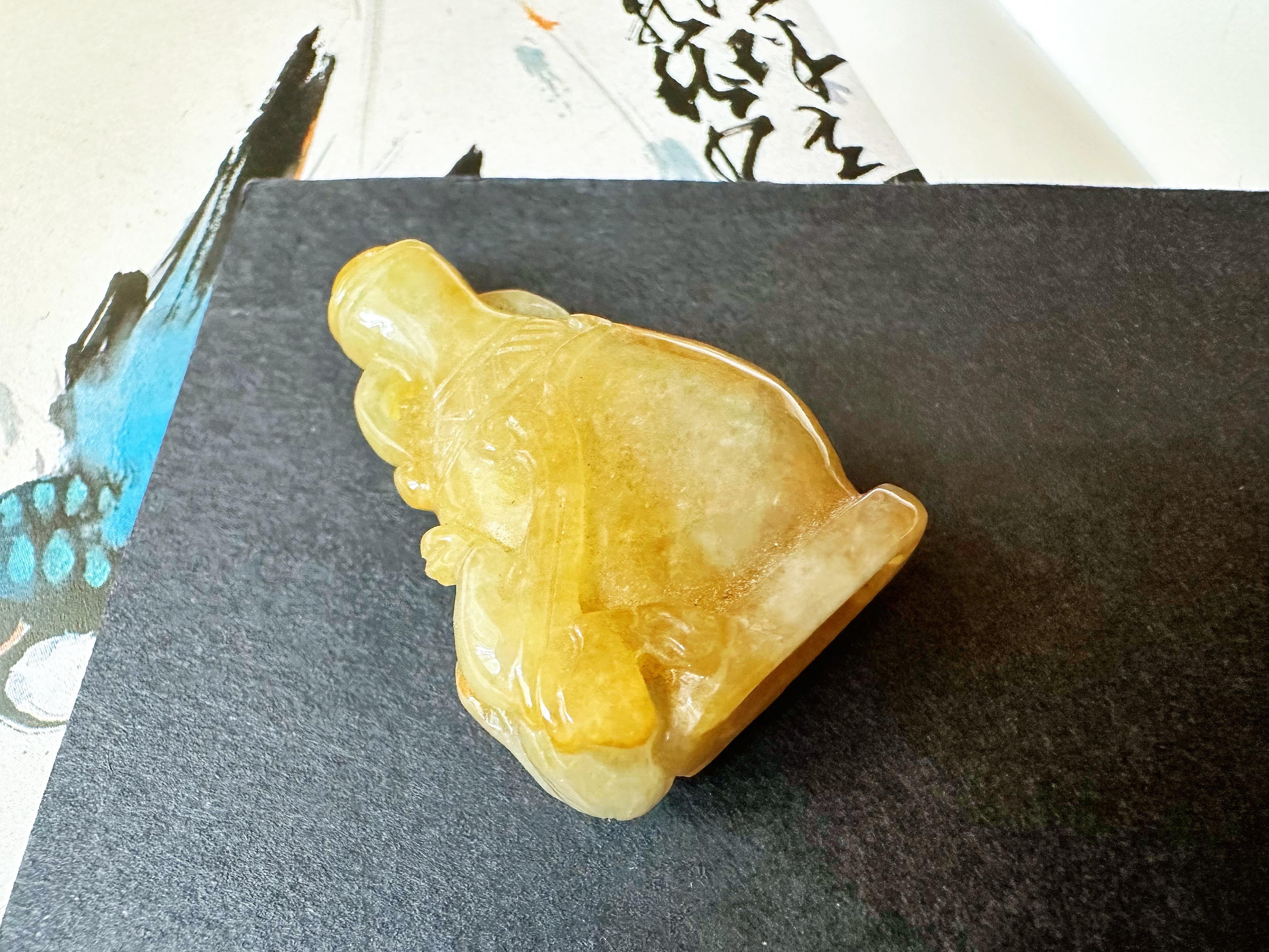 Ciondolo a forma di vaso in giada gialla miele del Myanmar, gemma sfusa per gioielli in vendita 6