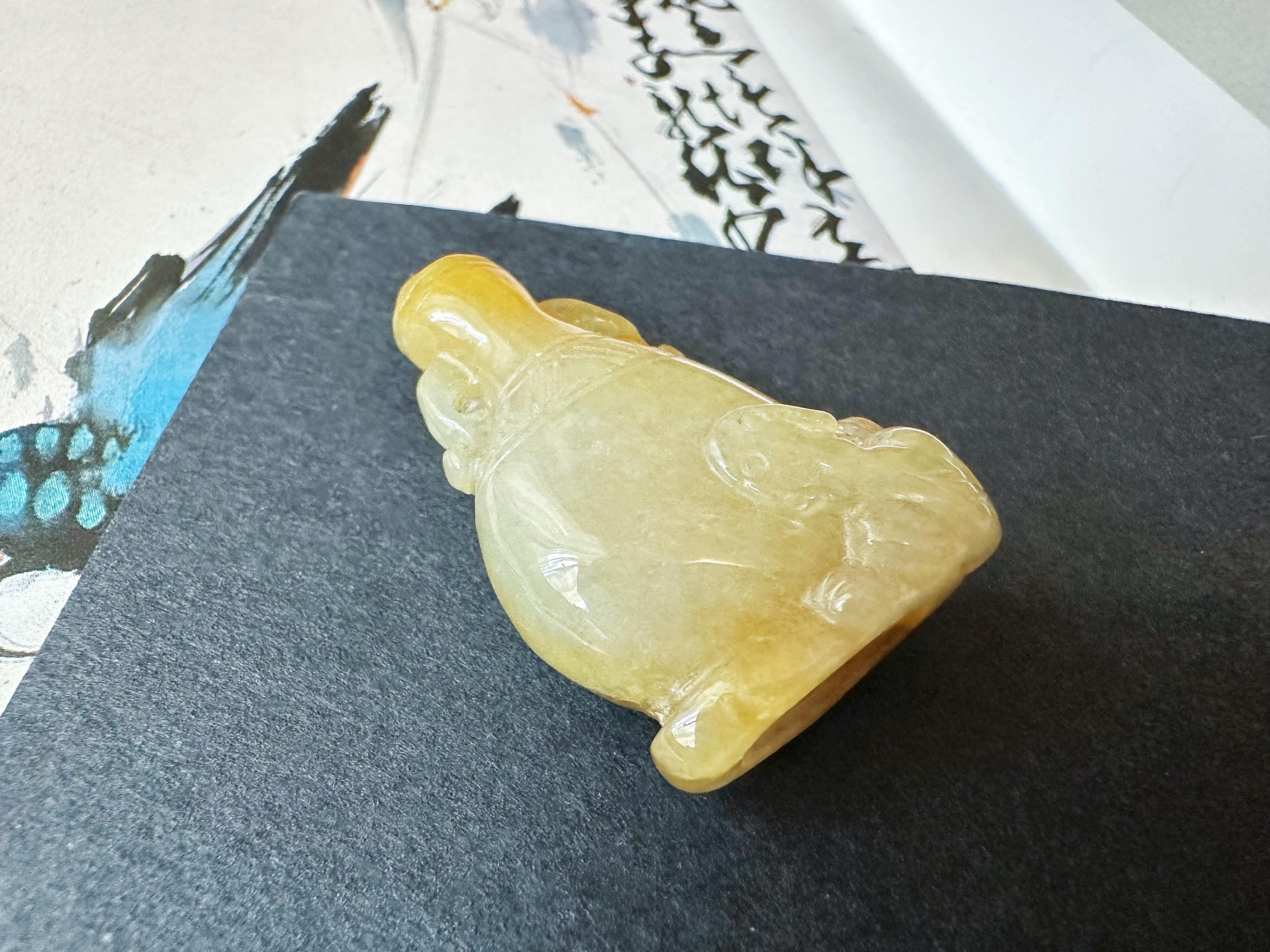 Ciondolo a forma di vaso in giada gialla miele del Myanmar, gemma sfusa per gioielli in vendita 10