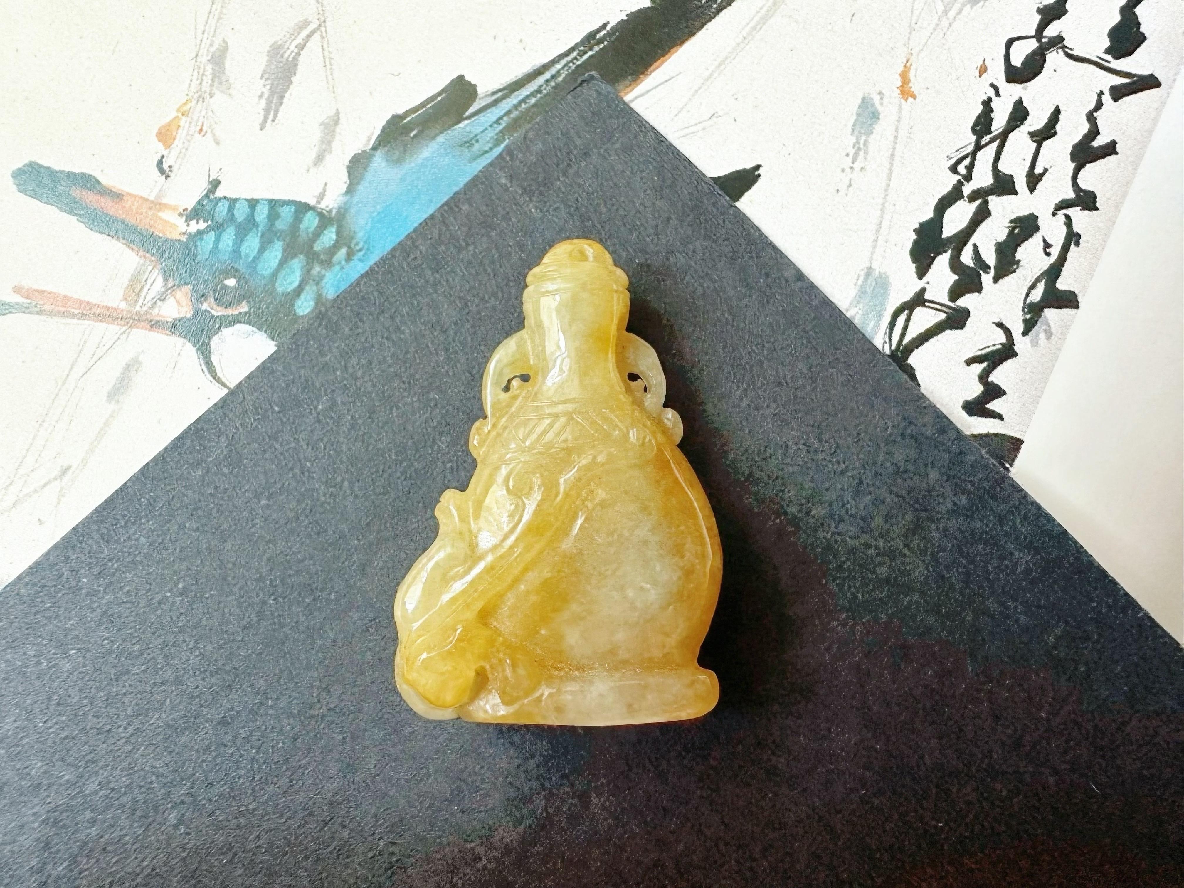 Ciondolo a forma di vaso in giada gialla miele del Myanmar, gemma sfusa per gioielli in vendita 11