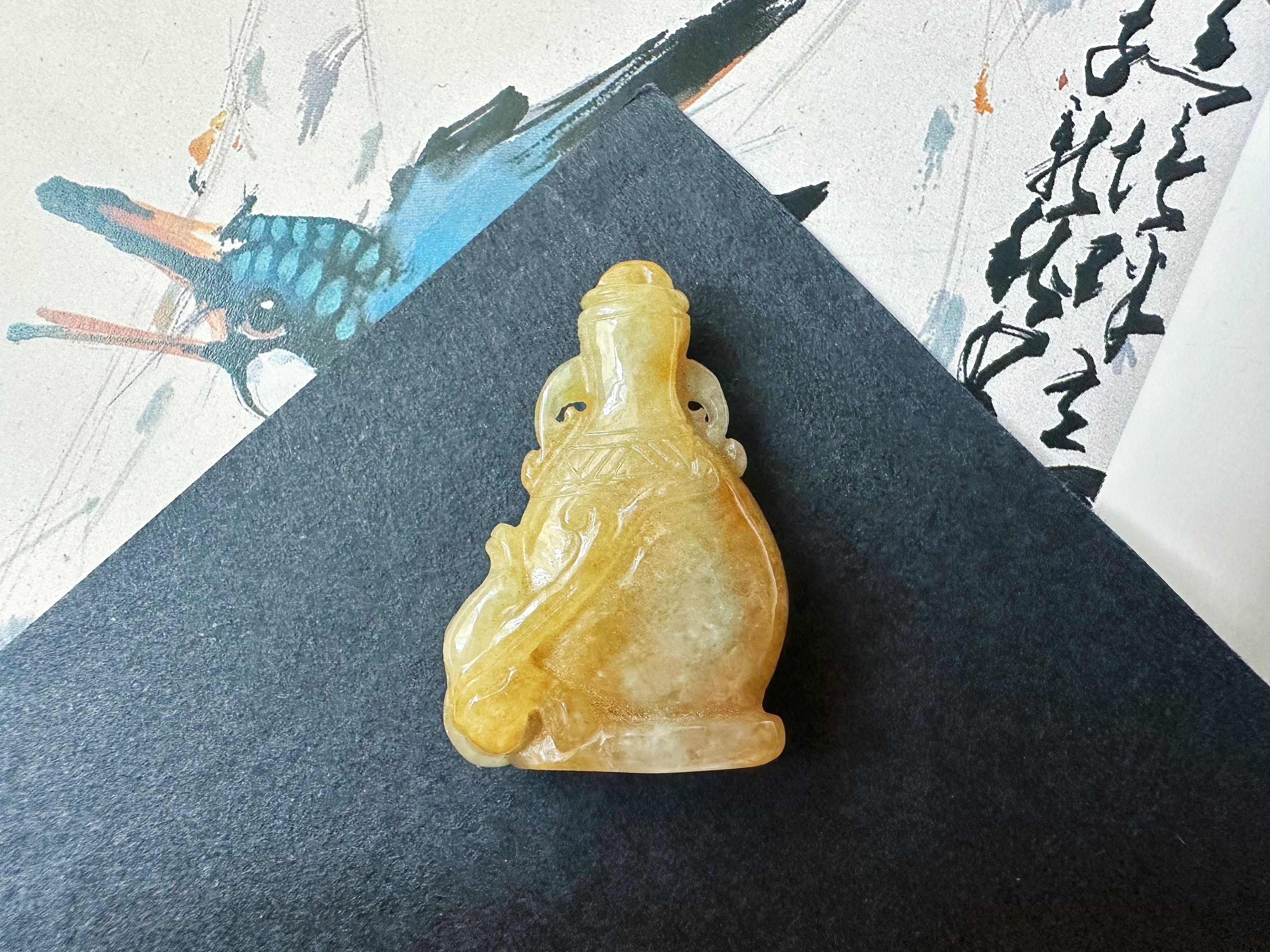 Ciondolo a forma di vaso in giada gialla miele del Myanmar, gemma sfusa per gioielli in vendita 12