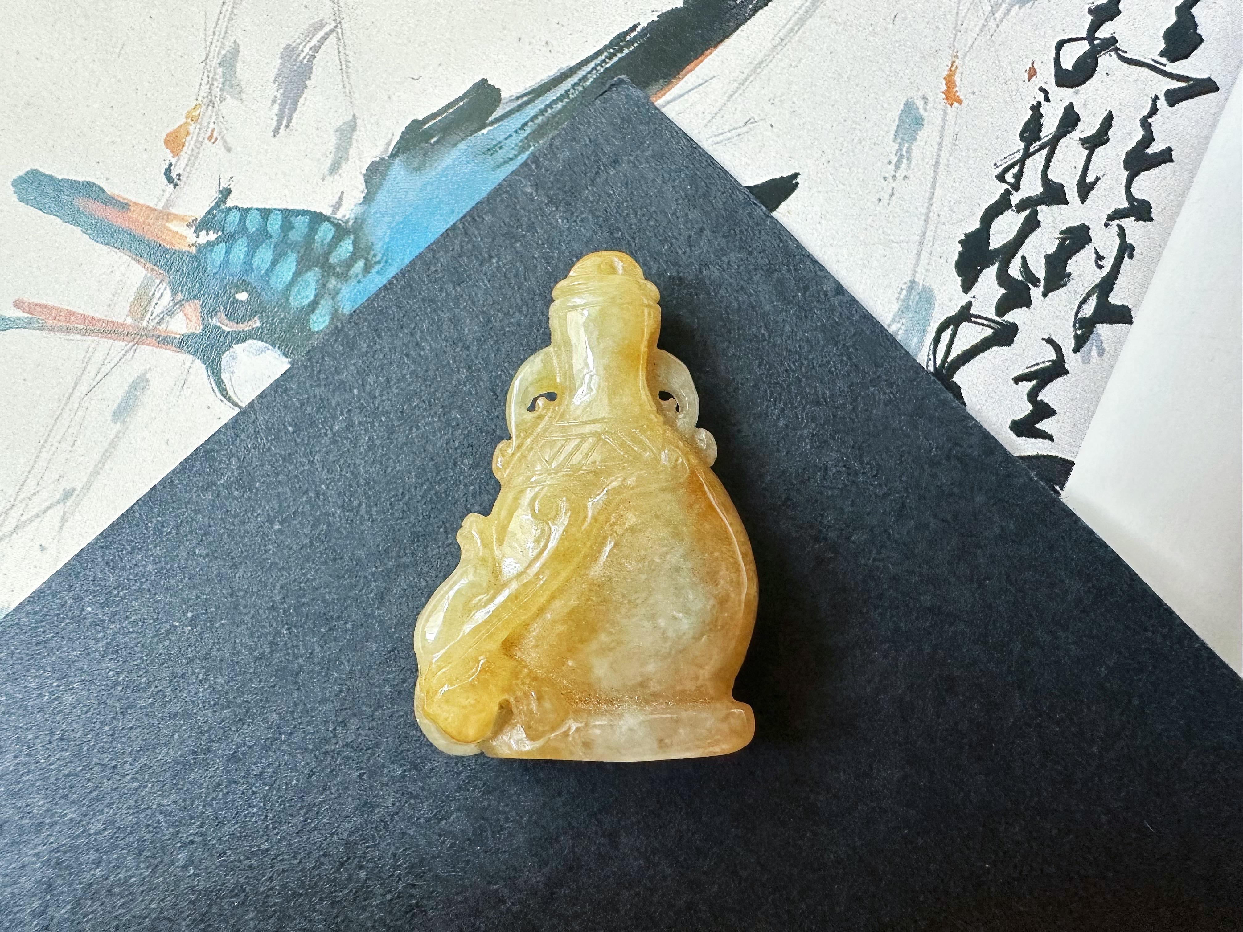 Ciondolo a forma di vaso in giada gialla miele del Myanmar, gemma sfusa per gioielli in vendita 13