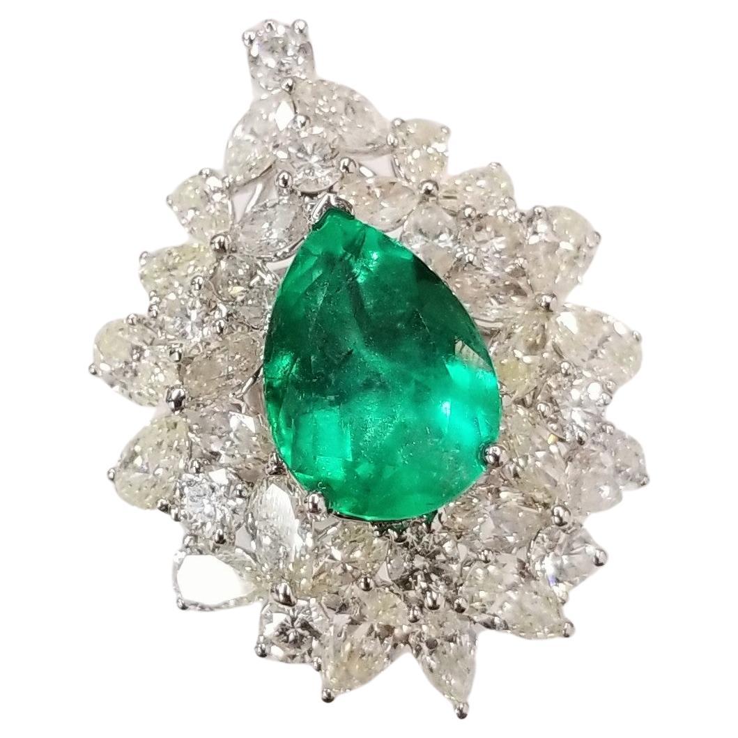 IGI certified 4.19 Carat Colombian Emerald & Diamond Cluster Ring Pendent 2 way  For Sale