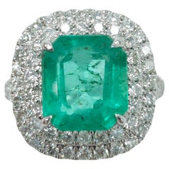 Certifié IGI  Bague d'émeraude colombienne de 3,39 carats et diamants de 0,95 carat 