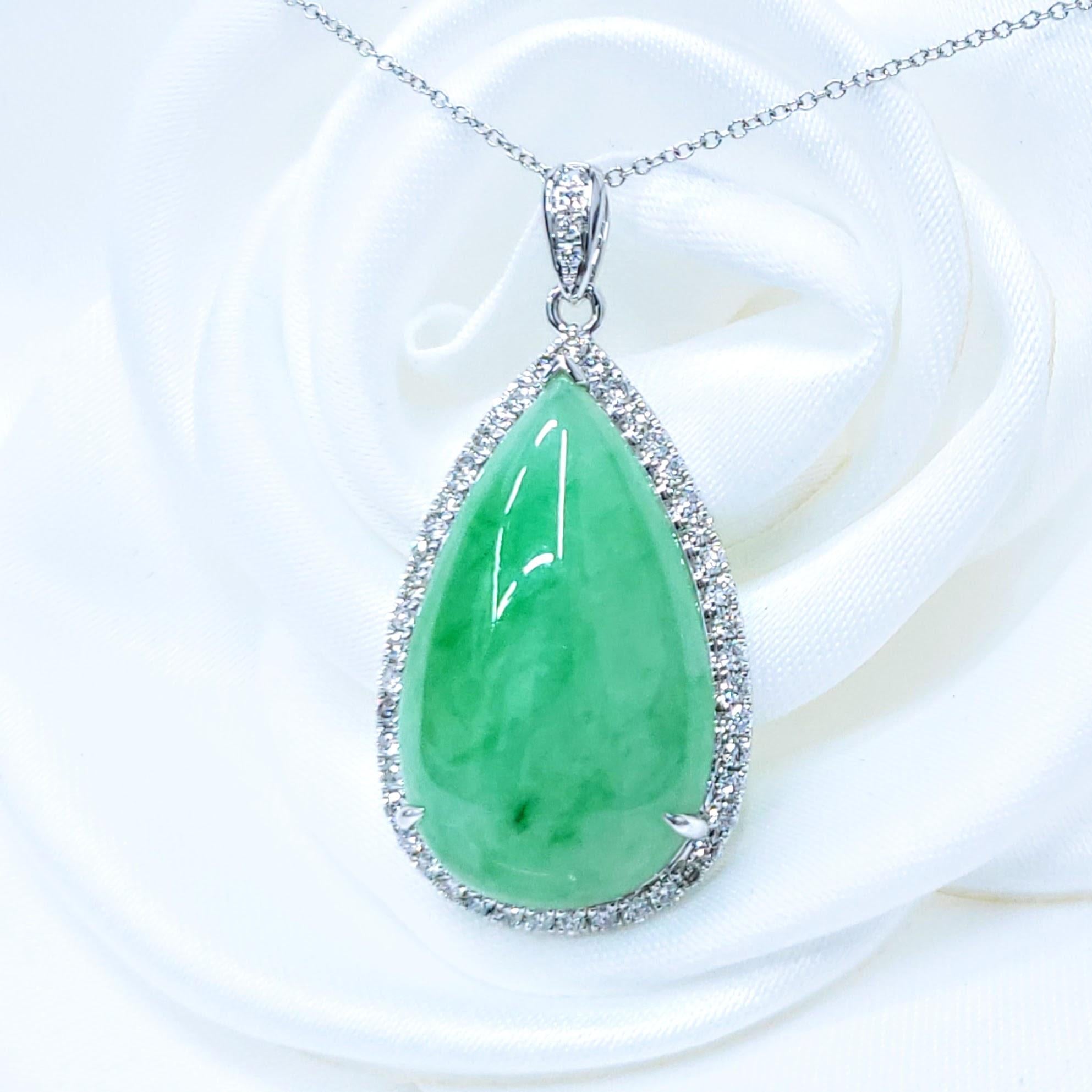 Pendentif en or blanc 18 carats en jade certifié Cui Fei de type A et diamant de 0,48 carat Pour femmes en vente