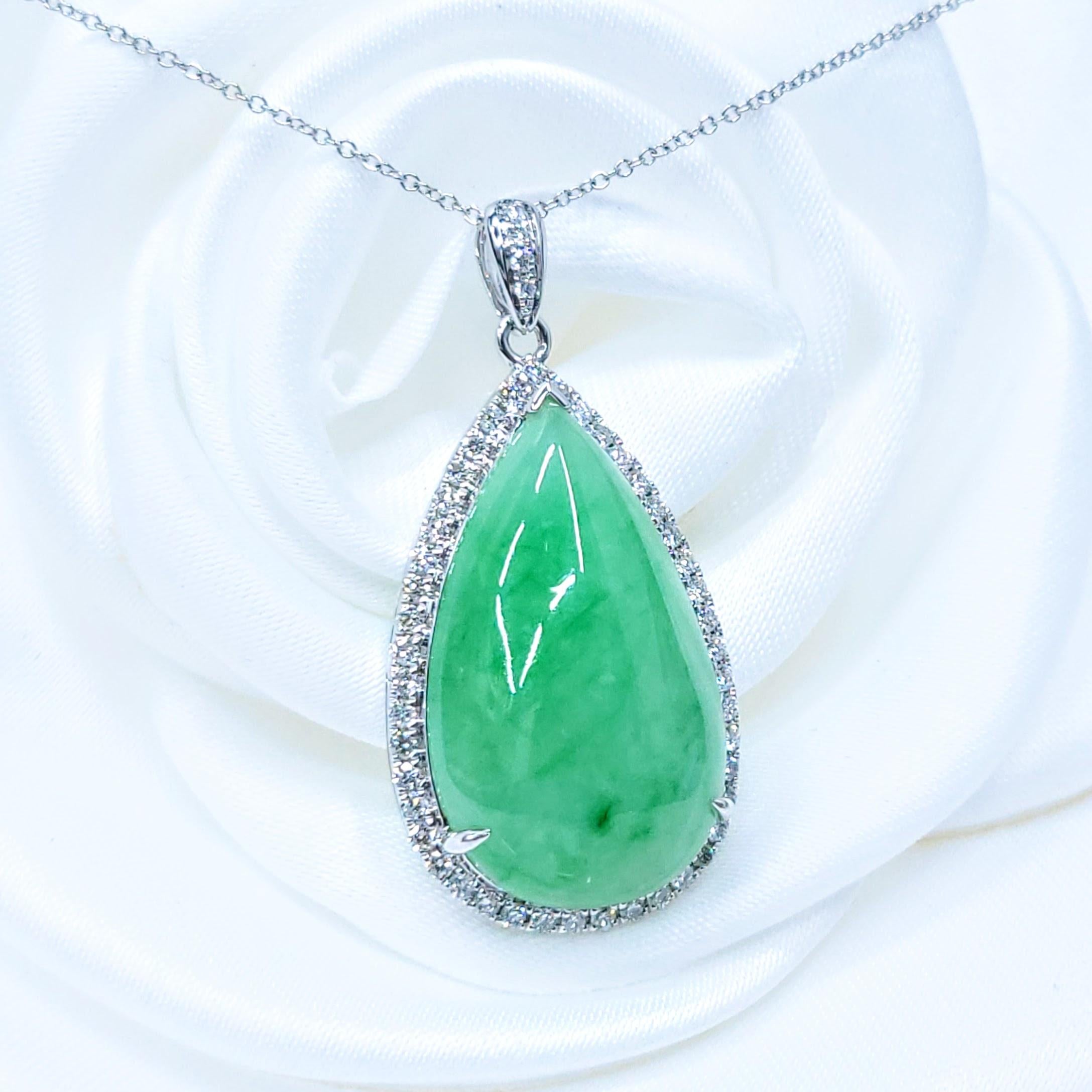 Pendentif en or blanc 18 carats en jade certifié Cui Fei de type A et diamant de 0,48 carat en vente 2