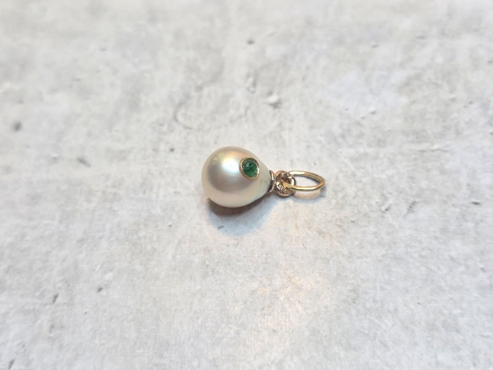 Taille mixte Fabergé - Pendentif œuf en or Emeraude Perle Impériale Henrik Wigström en vente