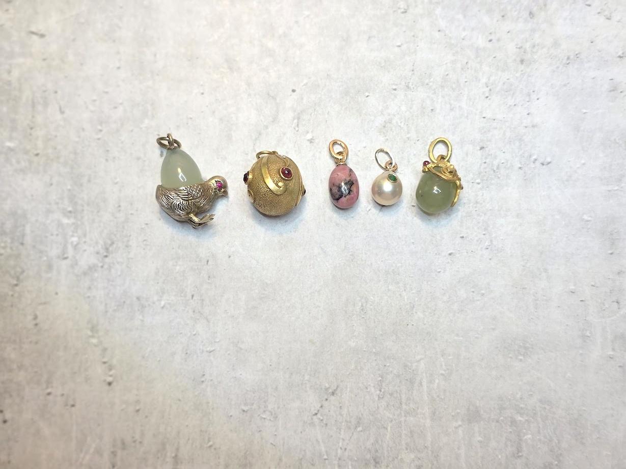 Fabergé - Pendentif œuf en or Emeraude Perle Impériale Henrik Wigström en vente 6