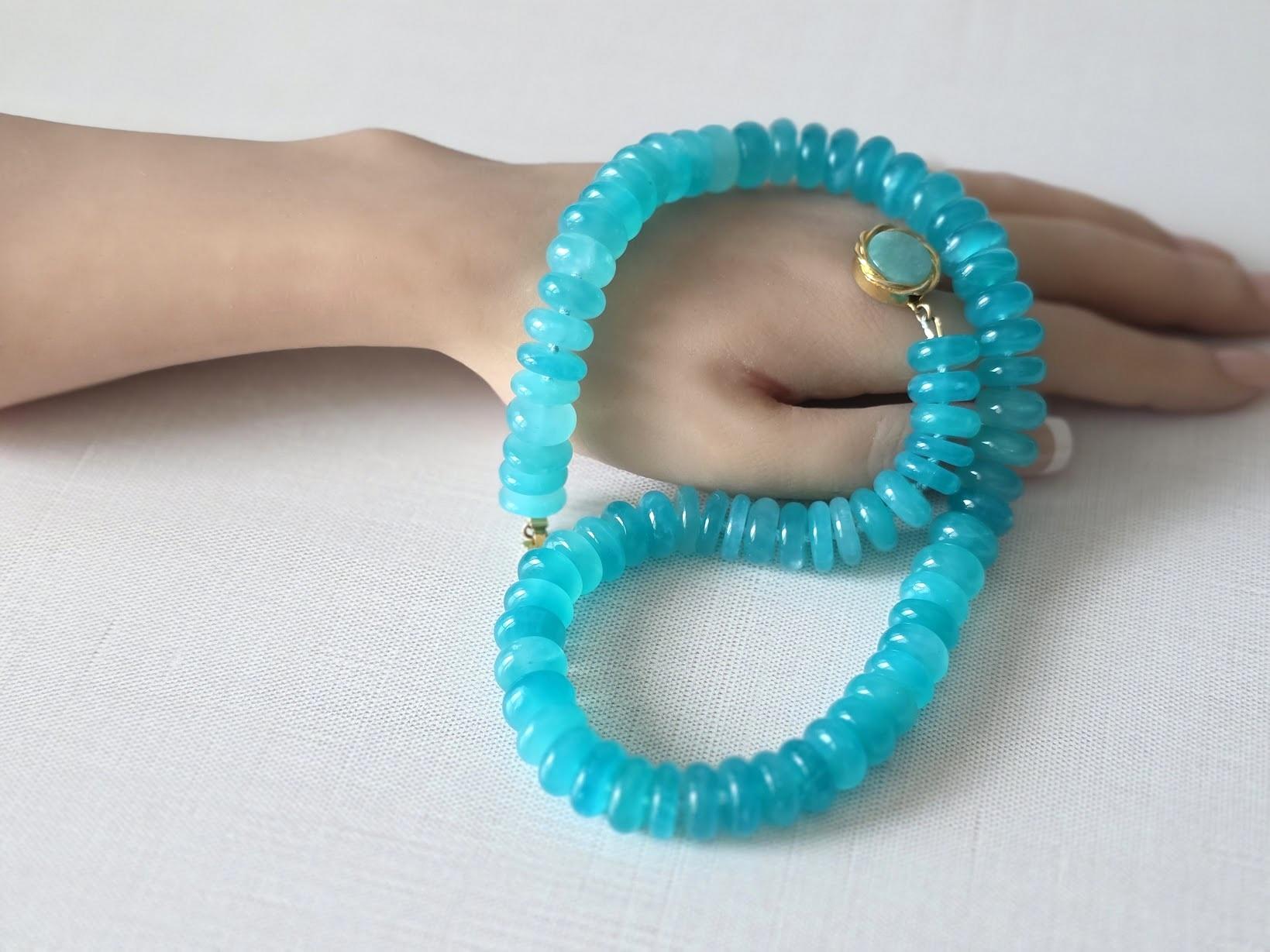 Collier de Rondelles d'Amazonite du Mozambique avec fermoir en Amazonite en vente 4