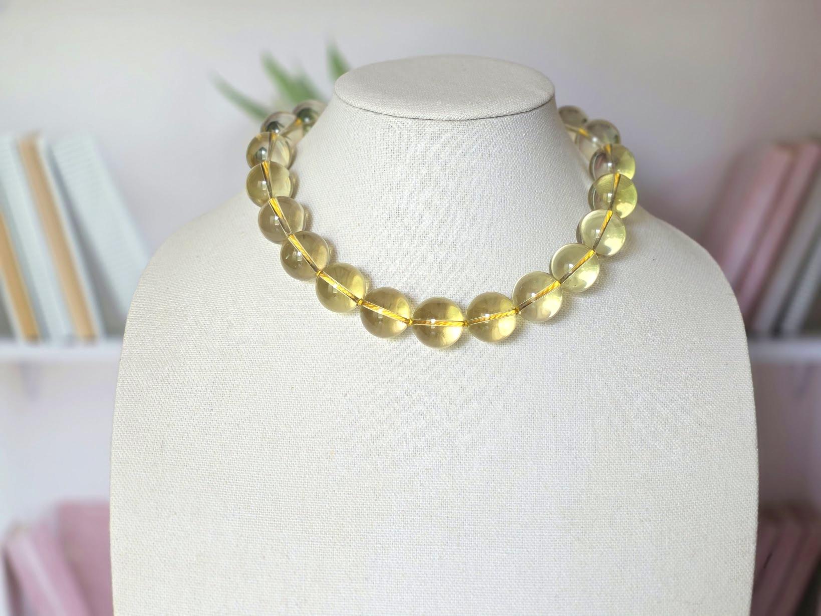 Perle Collier de perles nouées en quartz citron en vente