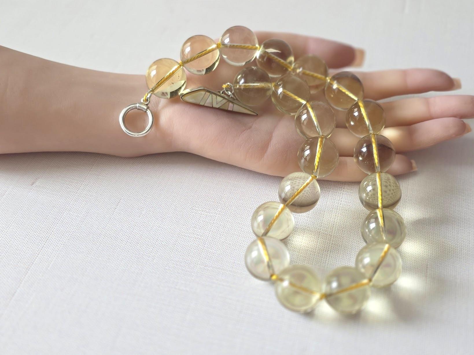 Collier de perles nouées en quartz citron en vente 3