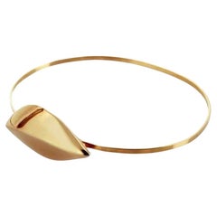 Susan Crow Studio Flora Leaf Bracelet with Clasp in Yellow Gold 