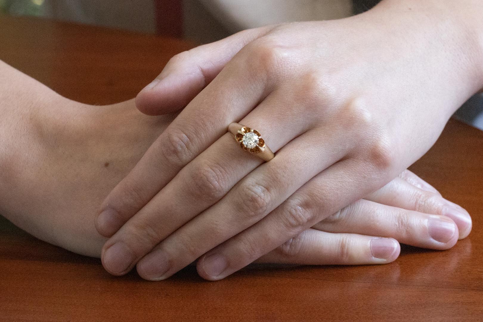 Bague solitaire en or avec diamant taille ancienne 0,80 ct. Bon état - En vente à Chorzów, PL