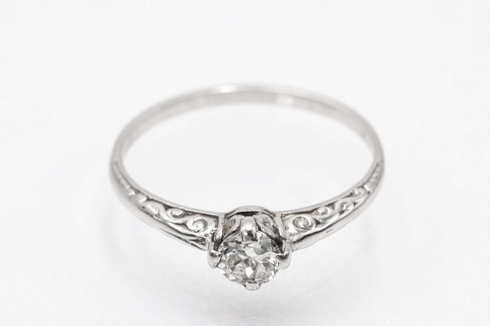 Taille vieille Europe Bague en or blanc avec diamant taille ancienne 0,25 ct (pureté VS, couleur H) en vente