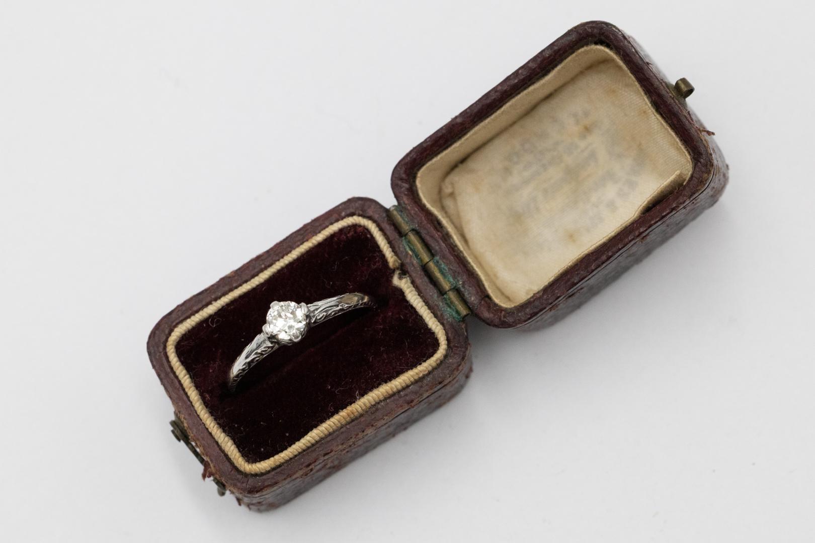 Bague en or blanc avec diamant taille ancienne 0,25 ct (pureté VS, couleur H) en vente 3