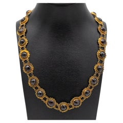 Collier traditionnel néerlandais en or serti de grenats, première moitié du XIXe siècle.