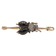 Old gold brooch with a fly motif, second half of the 19th century